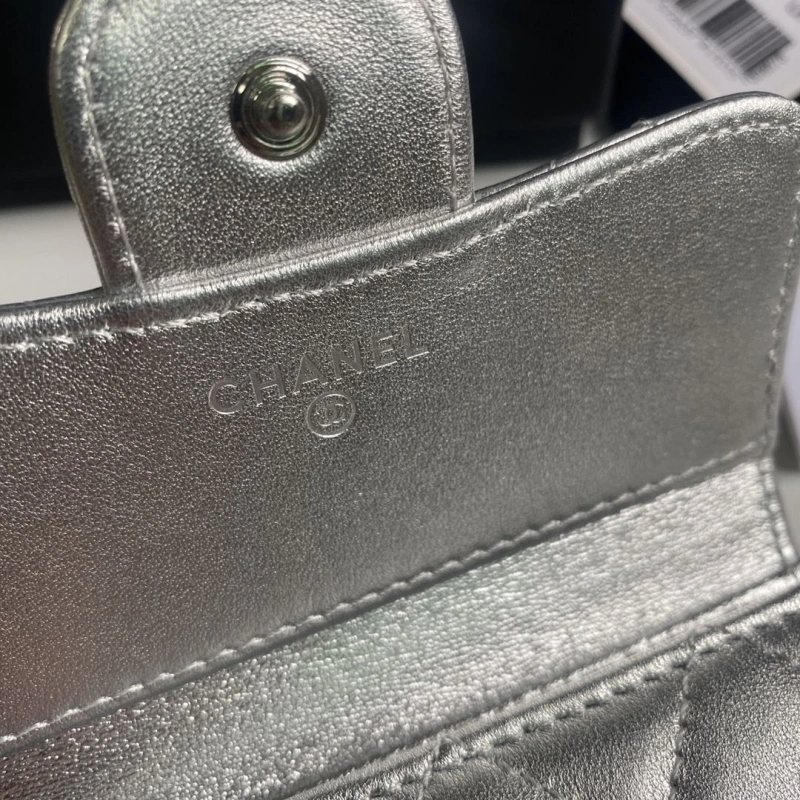 Ch**el wallets 4017b-0165