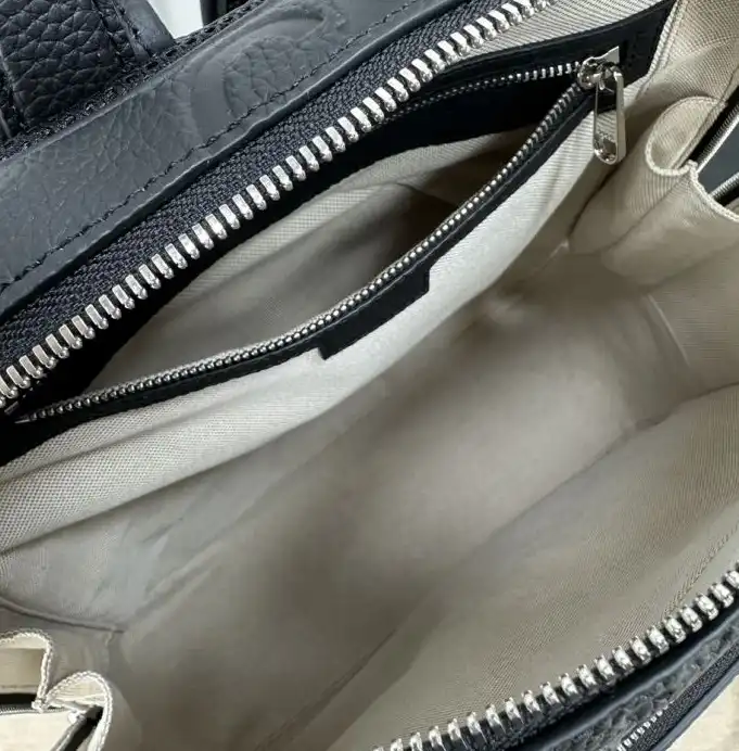 Gvc*1 backpacks 4034f-0001