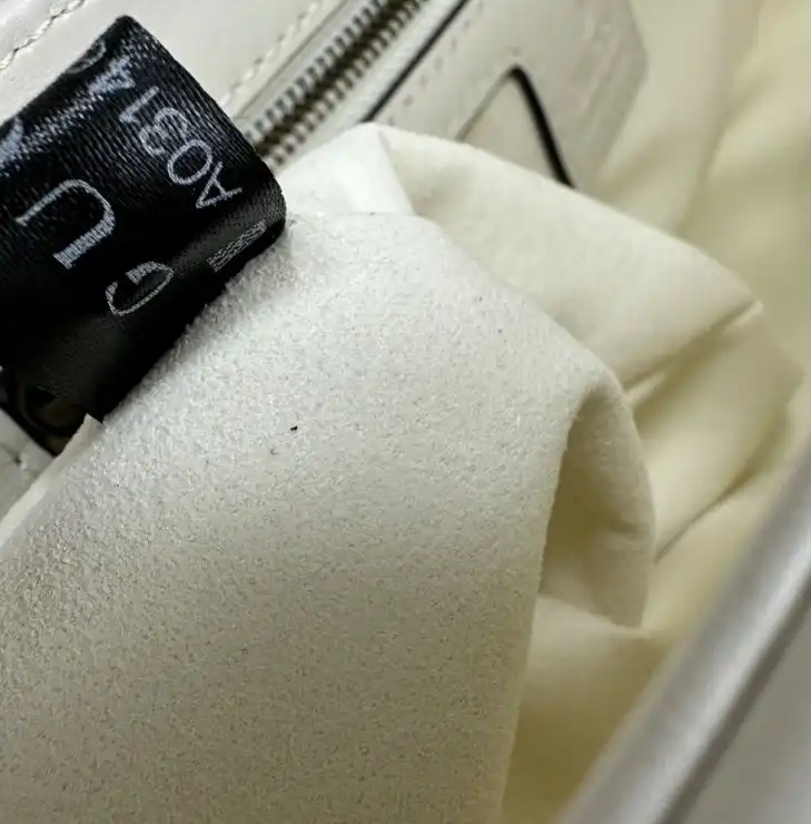 Gvc*1 satchel bags 4034f-0005