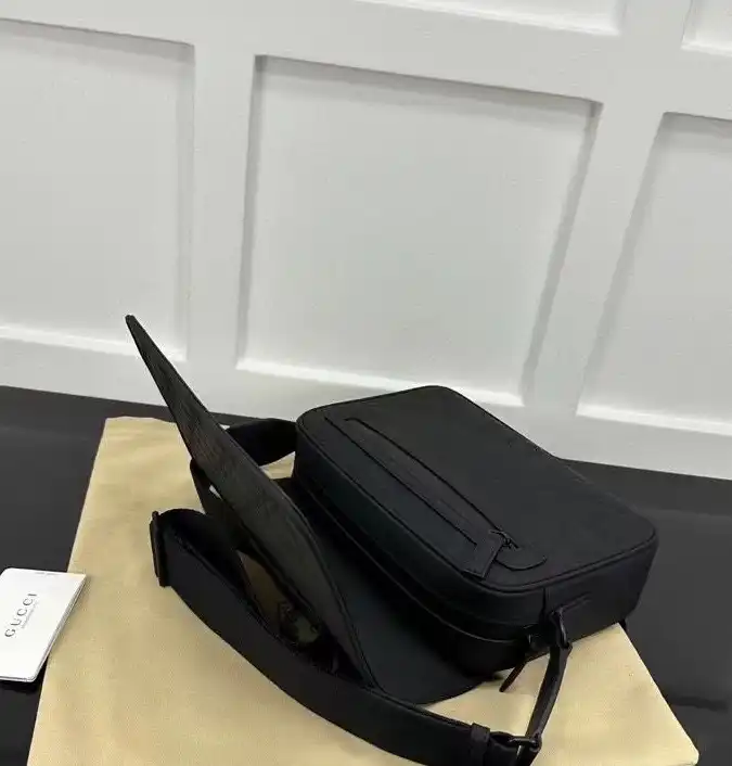 Gvc*1 satchel bags 4034g-0021