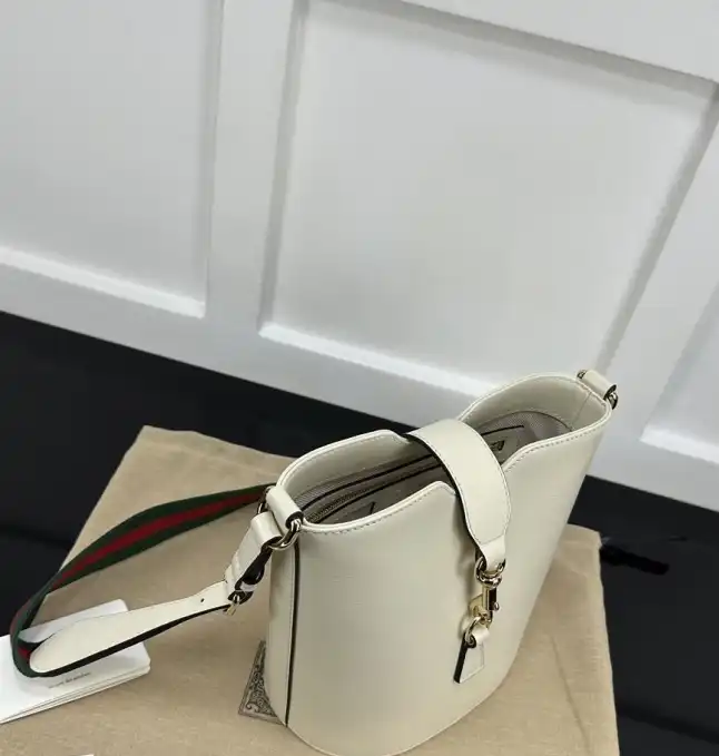 Gvc*1 bucket bags 4034g-0033