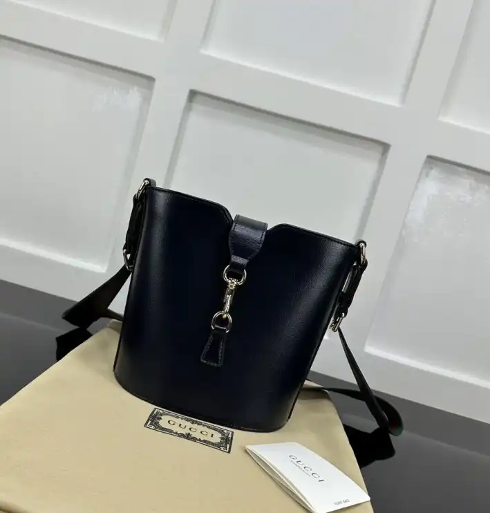 Gvc*1 bucket bags 4034g-0041