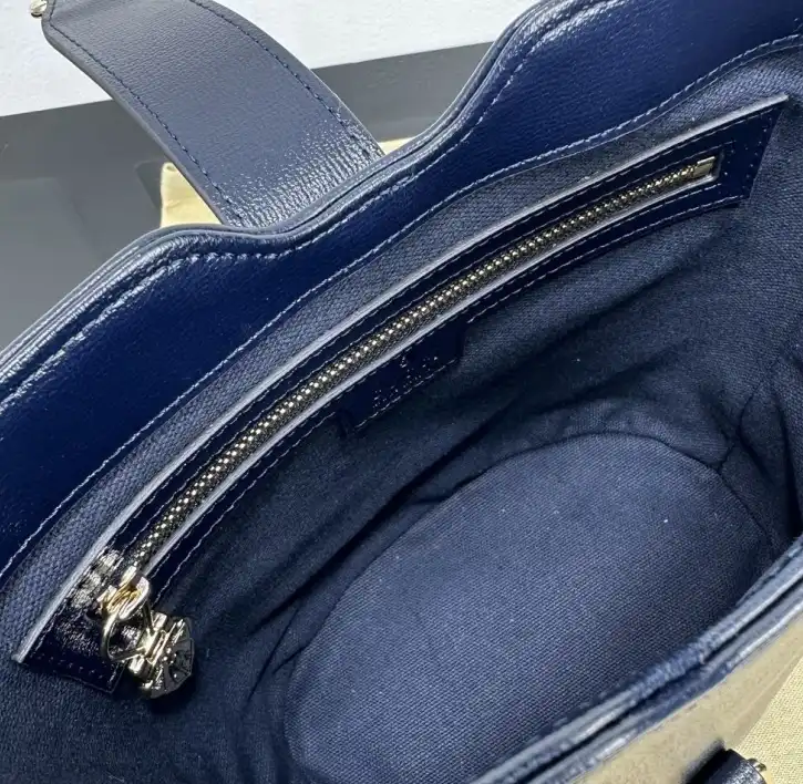 Gvc*1 bucket bags 4034g-0041
