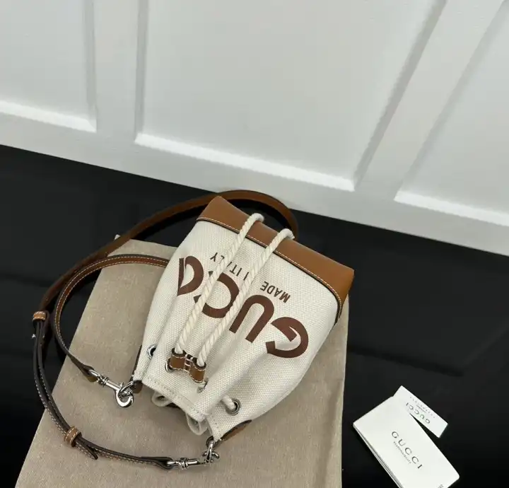 Gvc*1 bucket bags 4034g-0050