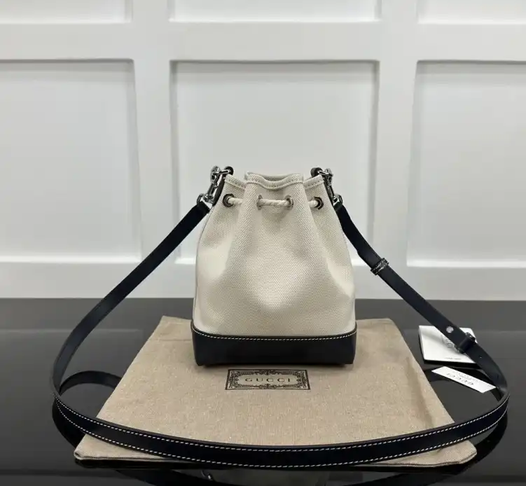 Gvc*1 bucket bags 4034g-0051