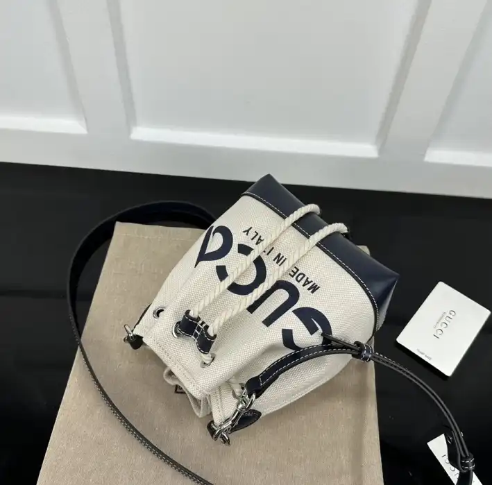 Gvc*1 bucket bags 4034g-0051