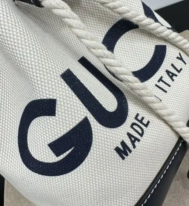 Gvc*1 bucket bags 4034g-0051