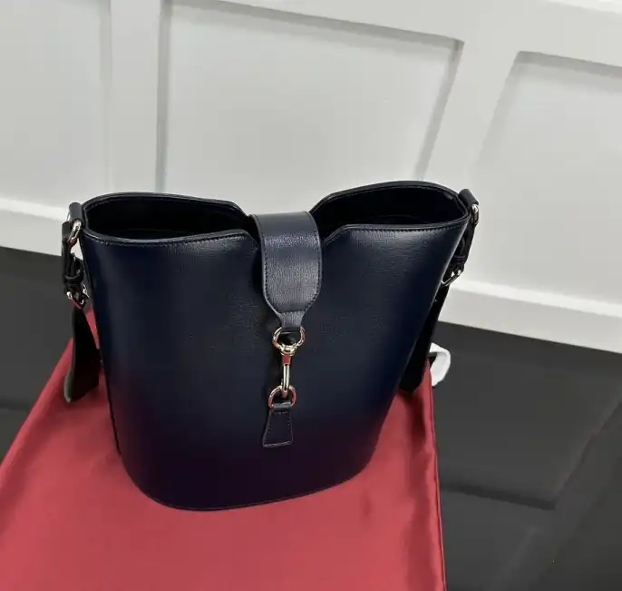 Gvc*1 bucket bags 4034g-0057