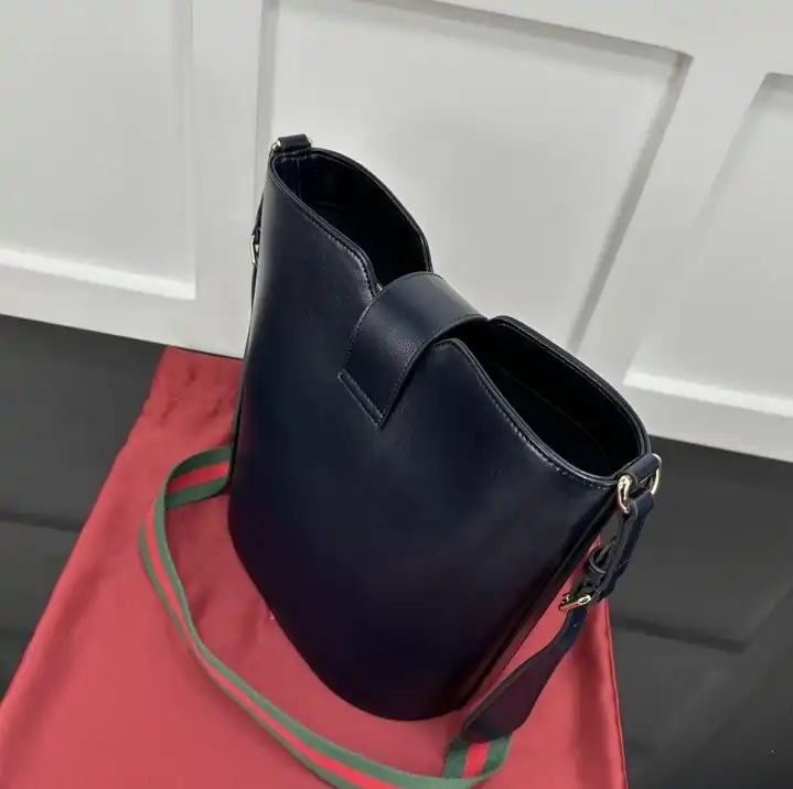 Gvc*1 bucket bags 4034g-0057