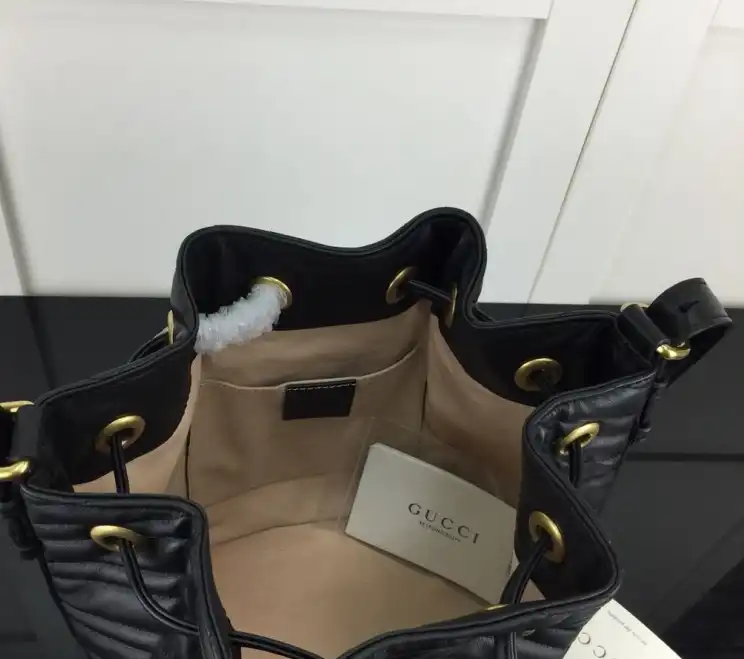 Gvc*1 bucket bags 4034h-0135