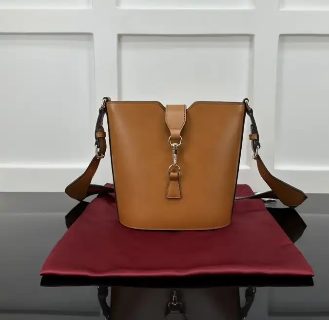 Gvc*1 bucket bags 4034h-0154