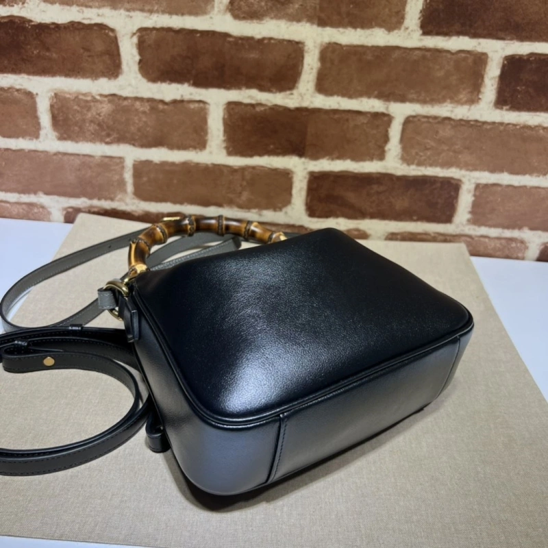 Gvc*1 top handle bags 4036b-0093