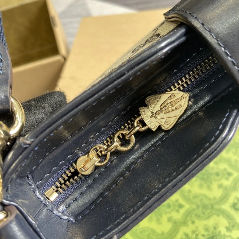 Gvc*1 top handle bags 4036c-0890
