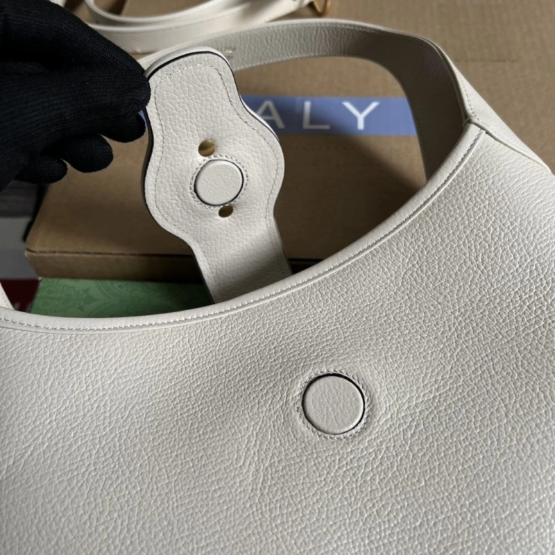 Gvc*1 top handle bags 4036c-1883