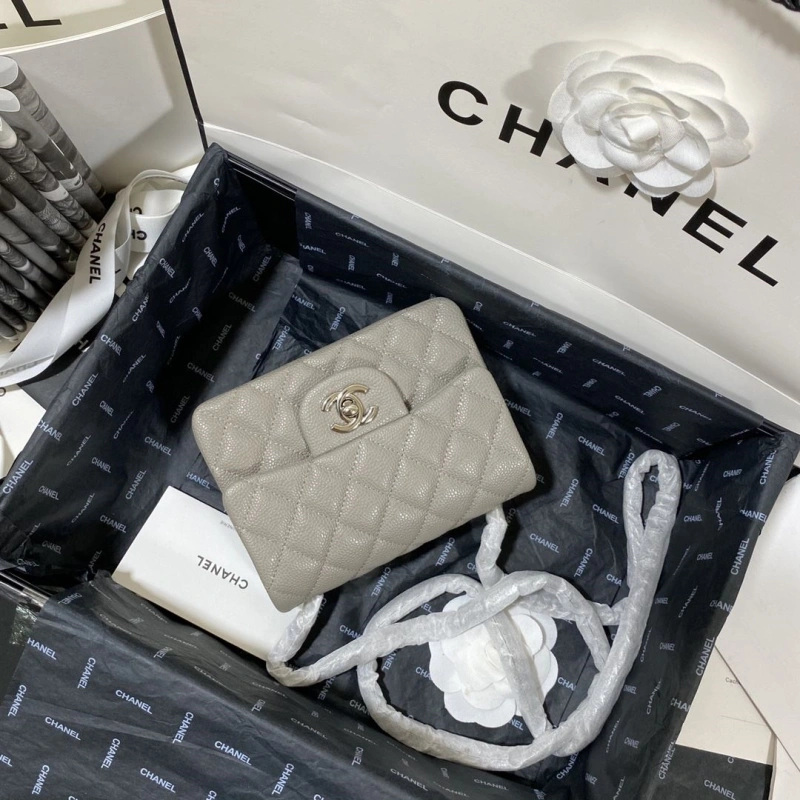 Ch**el wallets 4046h-0160