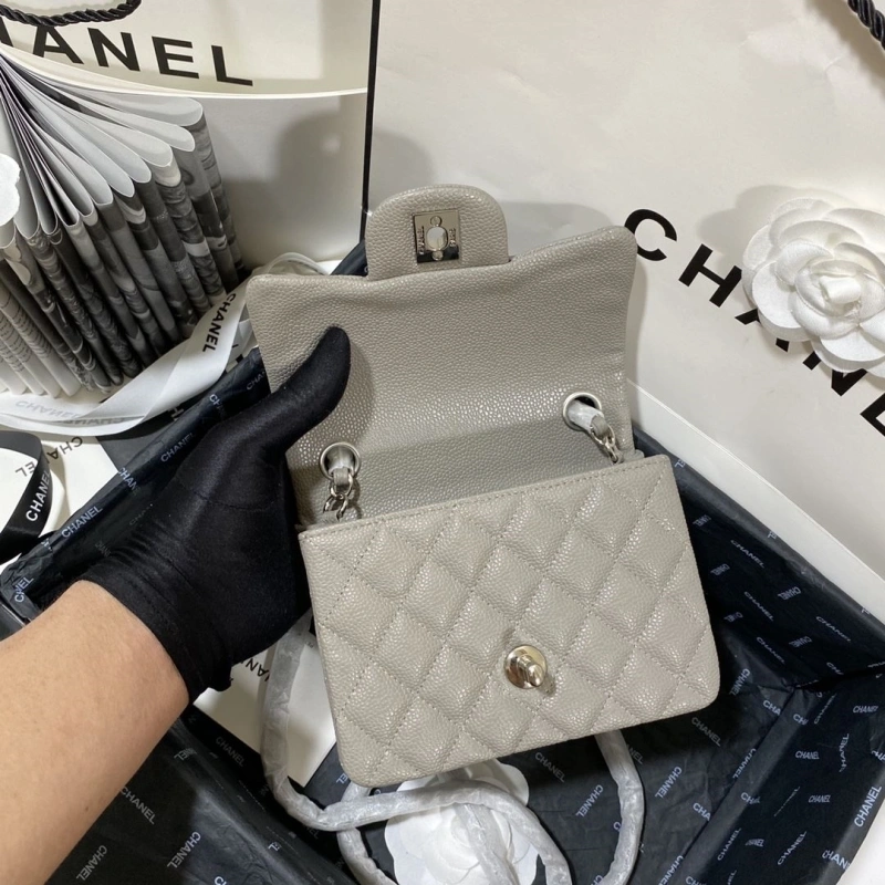 Ch**el wallets 4046h-0160