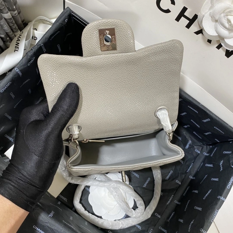 Ch**el wallets 4046h-0160
