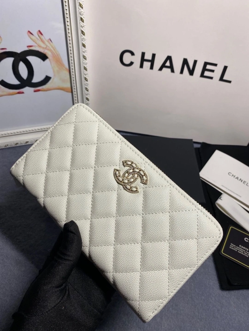 Ch**el wallets 4046h-0167