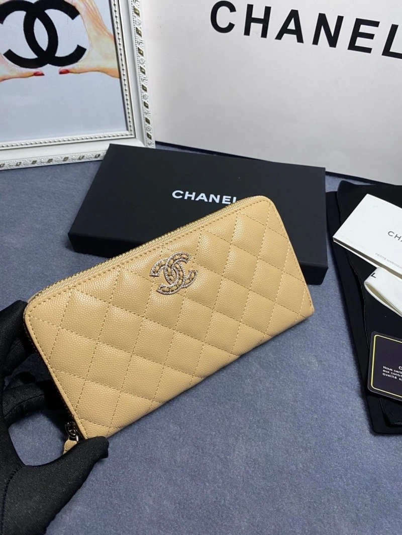 Ch**el wallets 4046h-0169