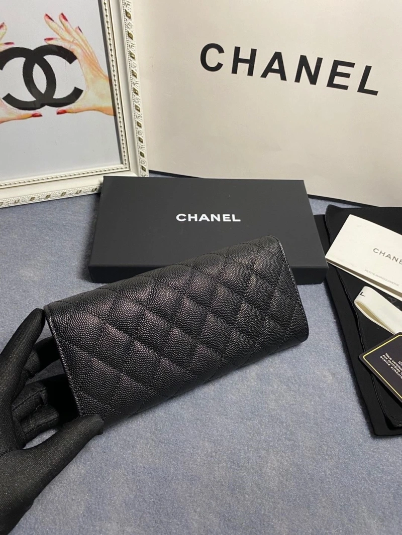 Ch**el wallets 4046h-0174