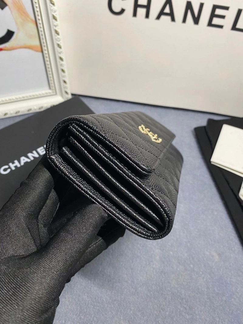 Ch**el wallets 4046h-0174