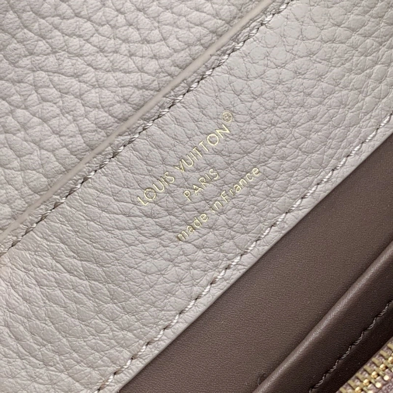 LV Capucines Bags 4048A-0043