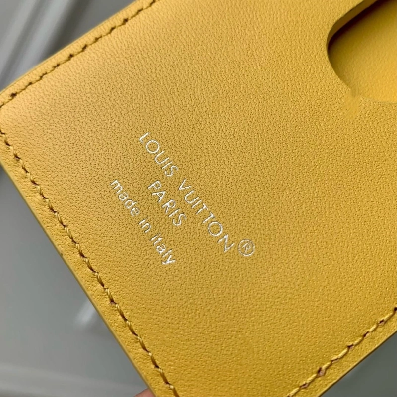 LV Wallets 4048A-0073