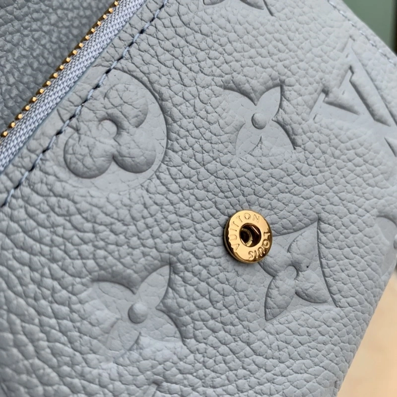 LV Wallets 4048G-0013