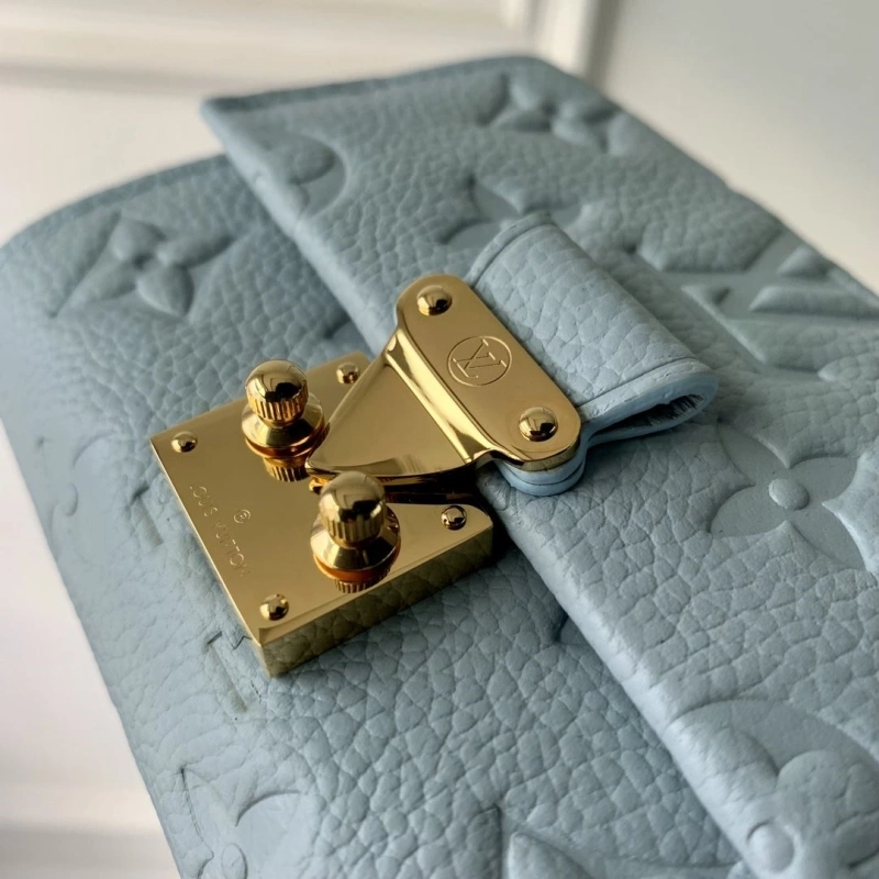 LV Wallets 4048G-0014
