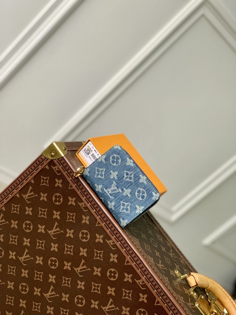 LV Wallets 4048G-0040