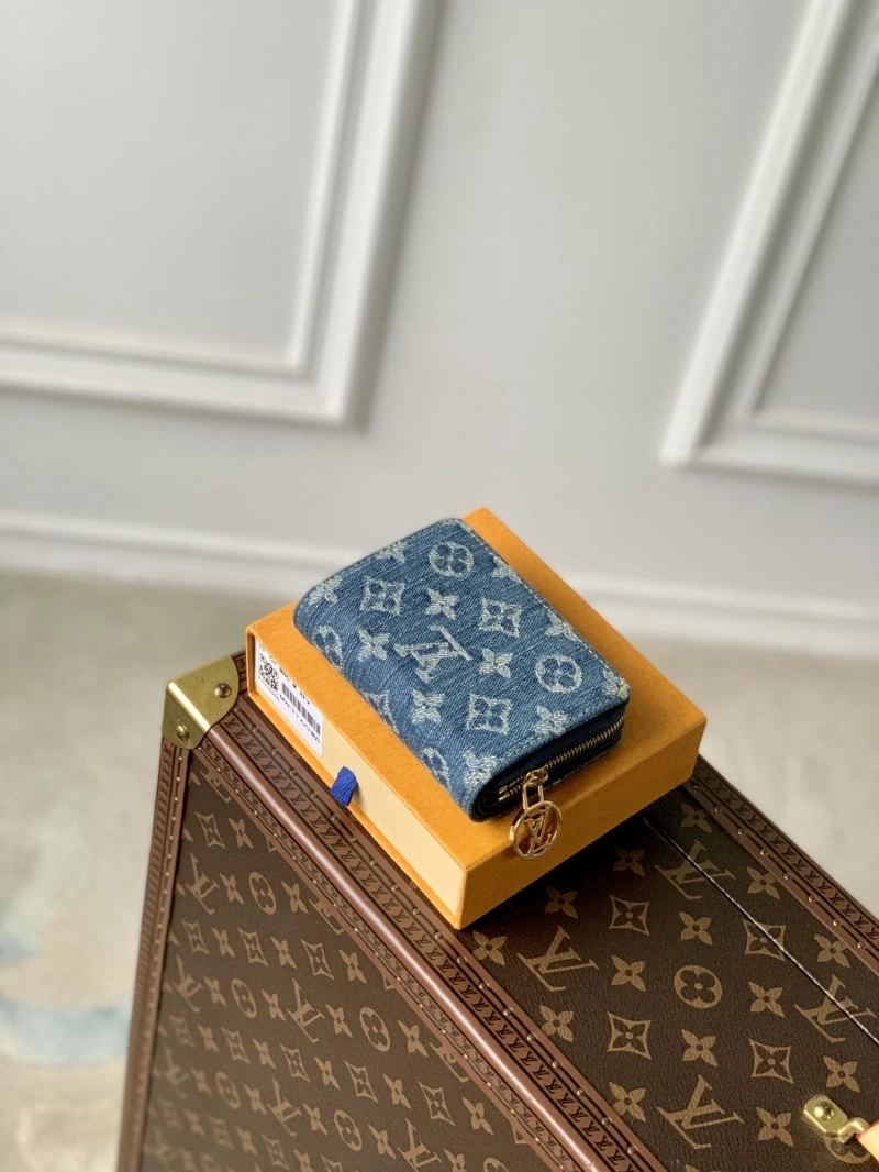 LV Wallets 4048G-0040