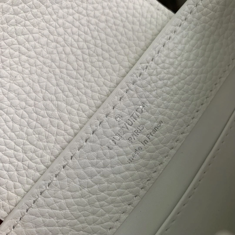 LV Capucines Bags 4048G-0051