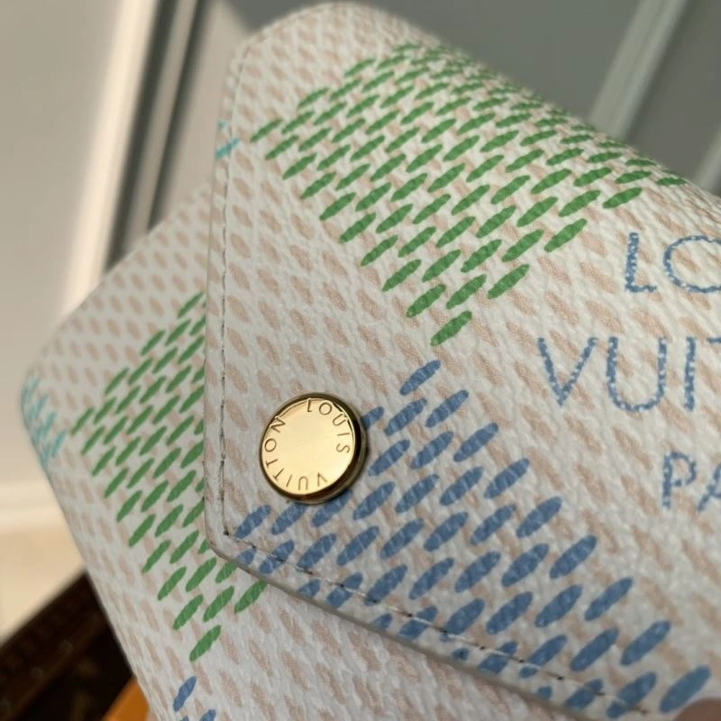 LV Wallets 4048H-0004