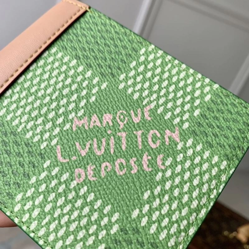 LV Wallets 4048H-0055