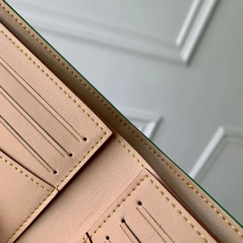 LV Wallets 4048H-0055