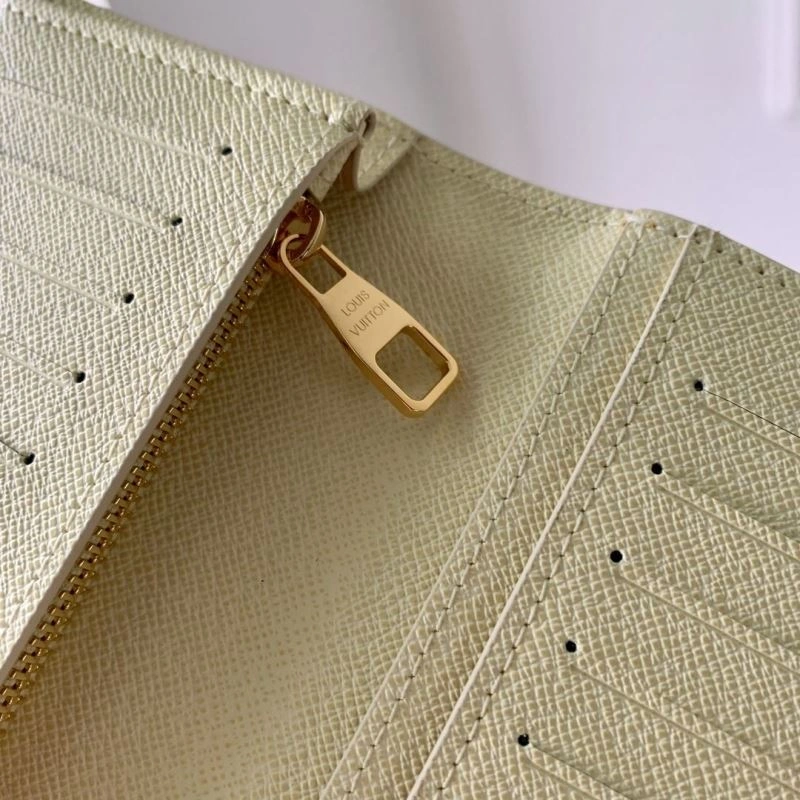 LV Wallets 4048H-0070