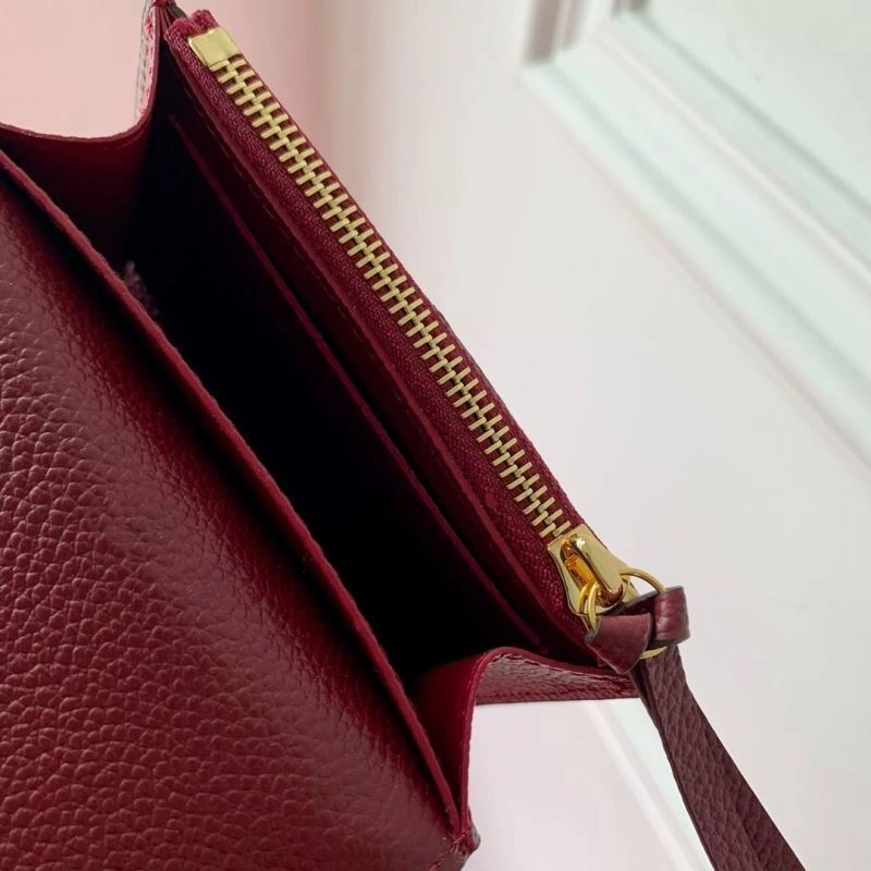 LV Wallets 4048H-0122