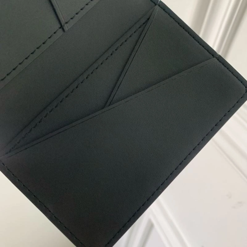 LV Wallets 4048H-0137