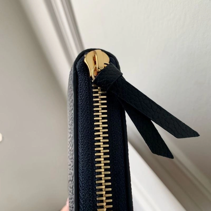 LV Wallets 4048H-0156