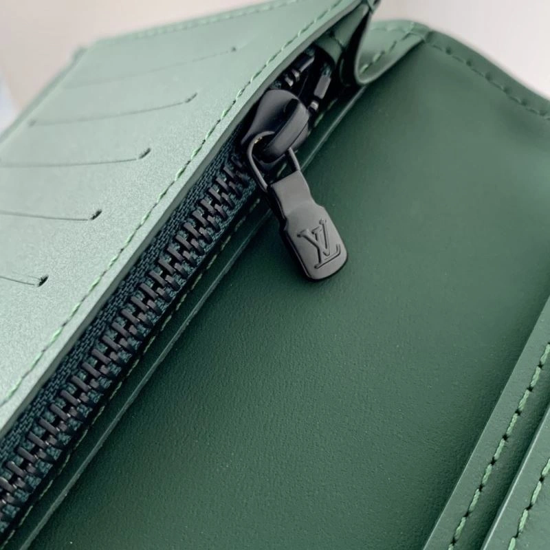 LV Wallets 4048H-0242