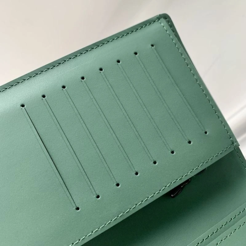 LV Wallets 4048H-0242
