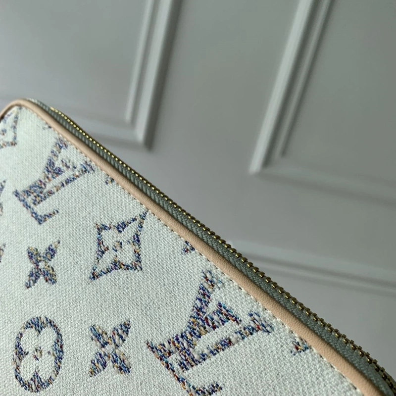 LV Wallets 4048I-0012