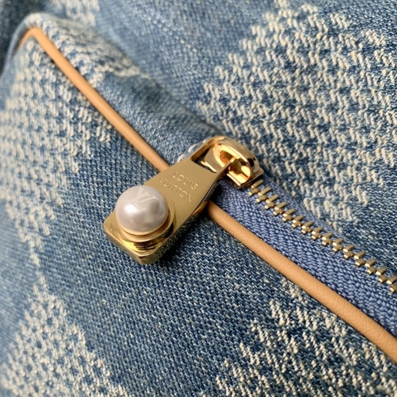LV Backpacks 4048I-0016