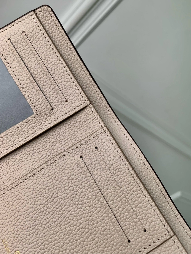 LV Wallets 4048I-0053