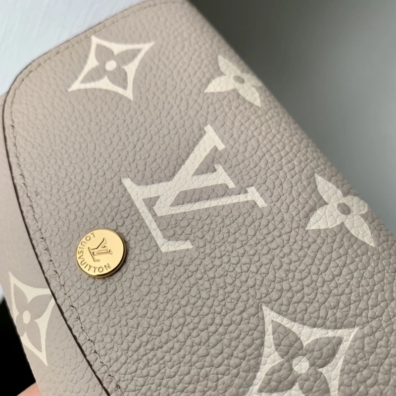 LV Wallets 4048I-0053