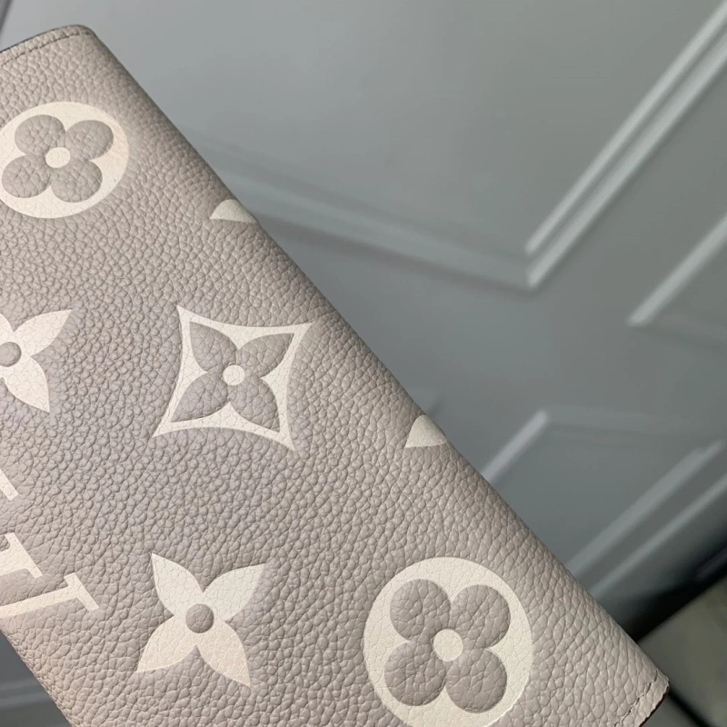 LV Wallets 4048I-0057