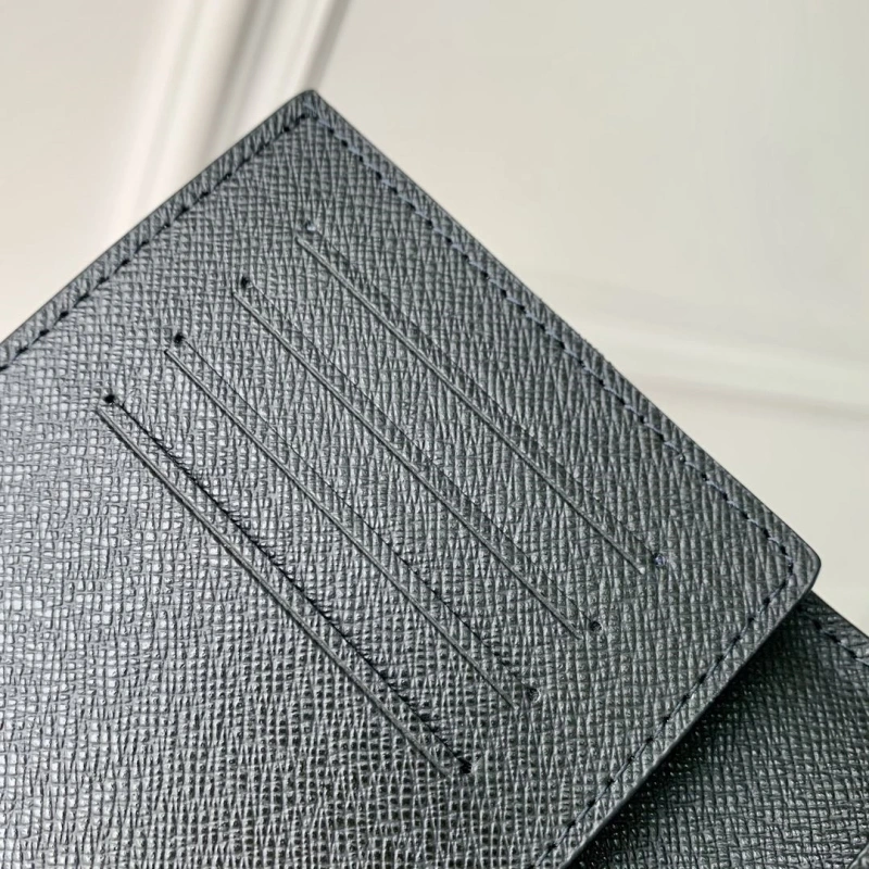 LV Wallets 4048I-0097