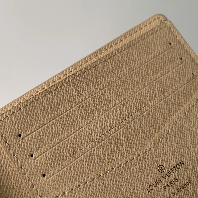 LV Wallets 4048I-0100