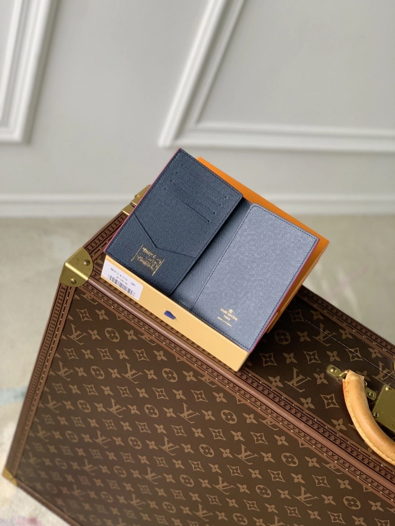LV Wallets 4048I-0102