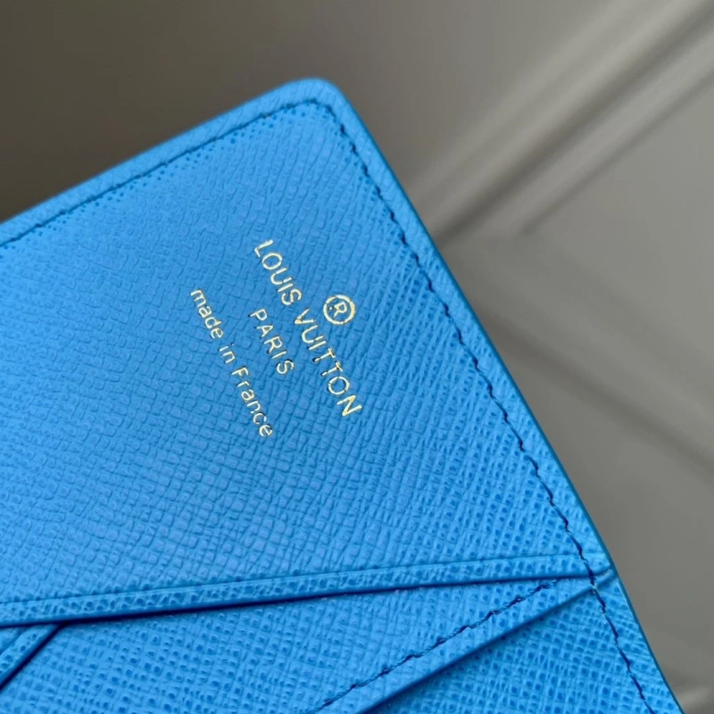 LV Wallets 4048I-0104